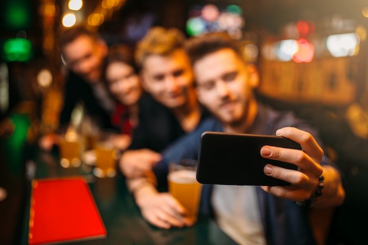 Sorotan kegiatan Sports Betting pada liga sepak bola dan bulu tangkis yang populer di Indonesia